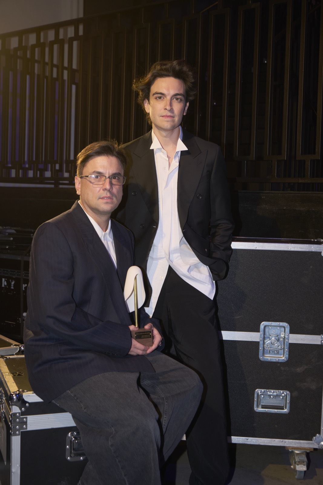 premio-mejor-presentacion-nuevos-formatos-manemane-ernesto-naranjo-III-premios-academia-moda-española-2026-0001
